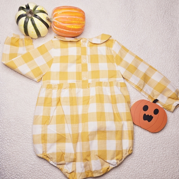🍁🎃 12 month NWOT Sunflower yellow Gingham onesie.  Cat & Jack. - Picture 3 of 9